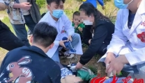 青州市“旅游医生”救治一位昏迷游客助其脱险