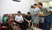 我院领导走访慰问新中国成立前老战士