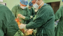 【技术之窗】膝关节骨性关节炎，不同阶段选择不同的治疗方式，进行阶梯治疗很重要